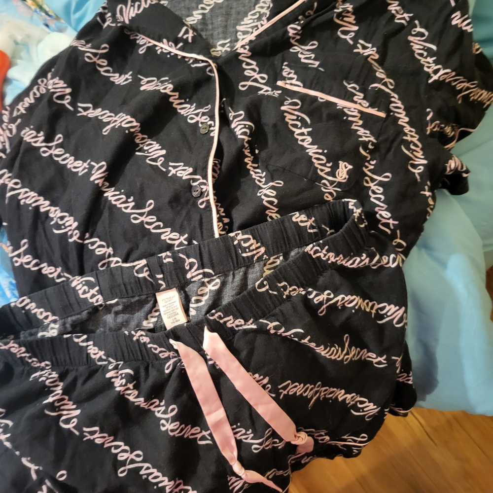 Victoria's Secret Black Pajama Set with Pink Script